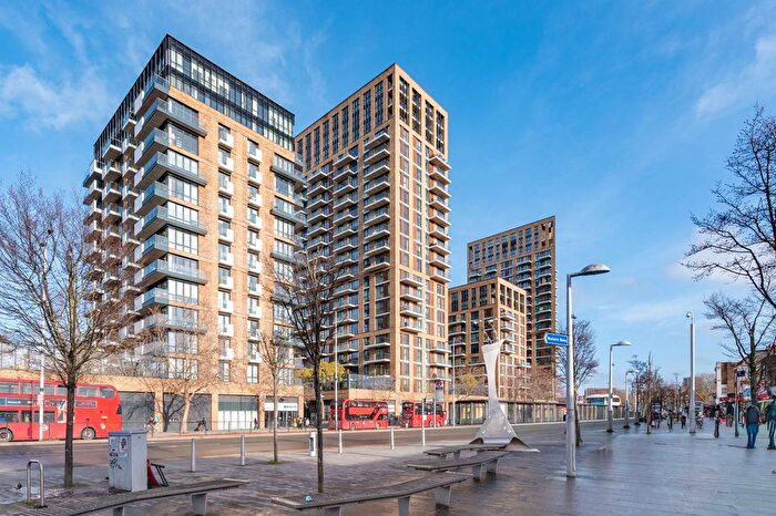 2 Bedroom Flat To Rent In Naval House, Woolwich, London, SE18