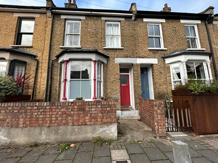 3 Bedroom House To Rent In Bushberry Road, Homerton, London, E9