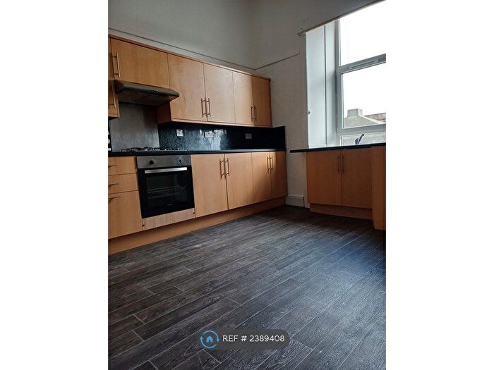 4 Bedroom Flat To Rent In Admiral St, Glasgow, G41