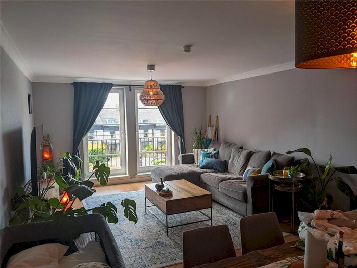 2 Bedroom Flat To Rent In Powderhall Rigg, Edinburgh, Midlothian, EH7
