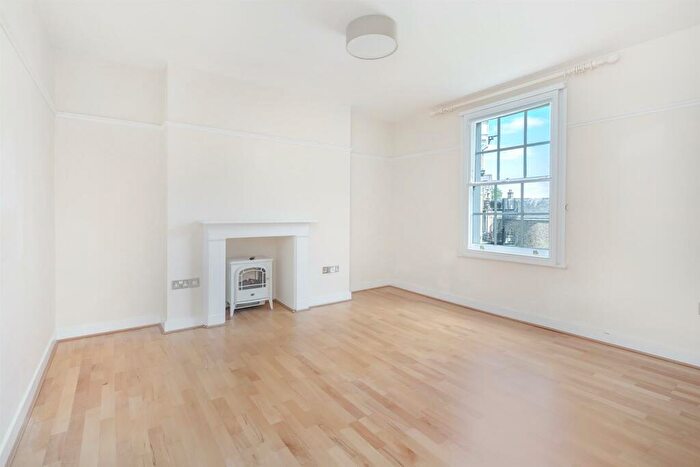 2 Bedroom Flat To Rent In Heath Street, Hampstead Village, NW3