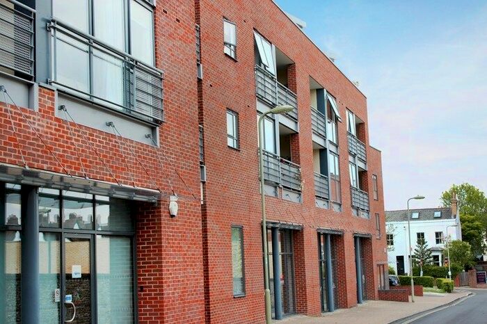 1 Bedroom Flat To Rent In Staple Gardens, Winchester, SO23