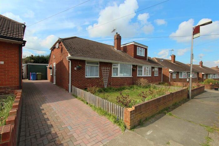 2 Bedroom Bungalow To Rent In Windmill Road, Sittingbourne, ME10