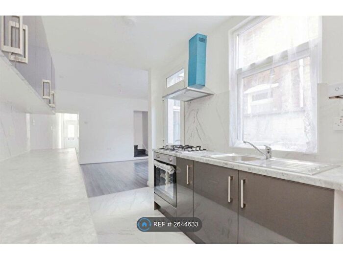 4 Bedroom Terraced House To Rent In Western Road, Leicester, LE3