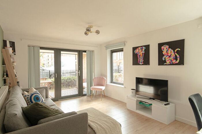 2 Bedroom Flat For Sale In Eythorne Road, Oval, SW9