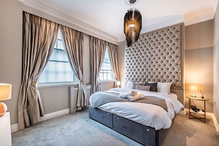 2 Bedroom Flat To Rent In Brompton Road, London, SW3