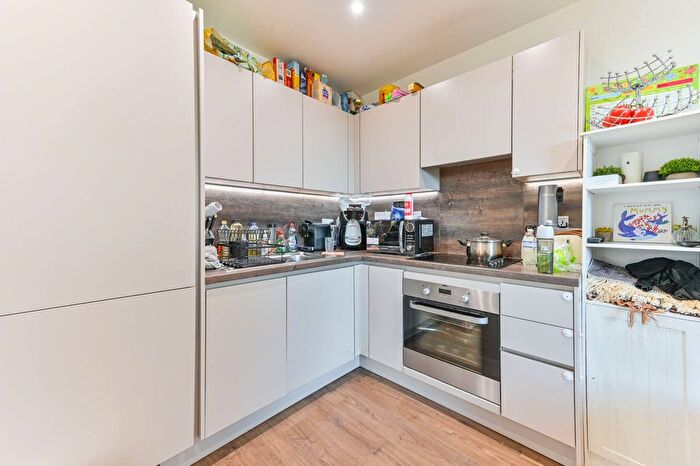 1 Bedroom Flat For Sale In Moorhen Drive, Hendon, London, NW9