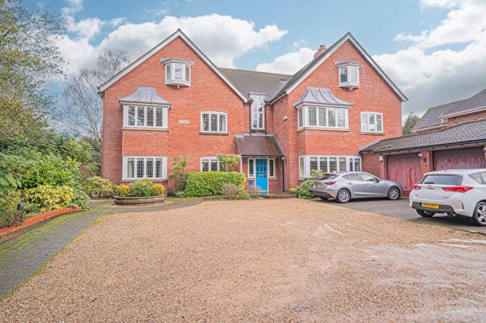 3 Bedroom Apartment For Sale In Warwick Road, Solihull, B91
