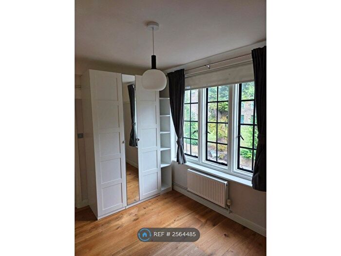 2 Bedroom Flat To Rent In Hillsborough Court, London, NW6