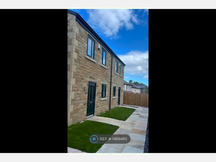 3 Bedroom Semi-Detached House To Rent In Whitehall Road, Wyke, Bradford, BD12