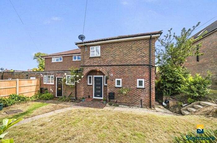 2 Bedroom Maisonette To Rent In Orchard Road, Onslow Village, Guildford, GU2