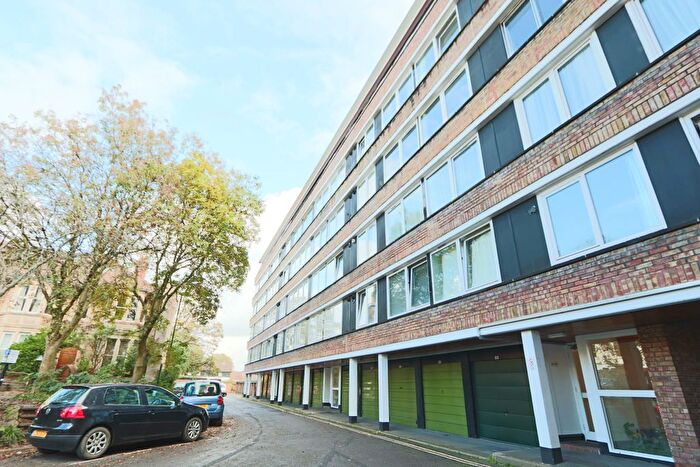 4 Bedroom Flat To Rent In High Kingsdown, Kingsdown, Bristol, BS2
