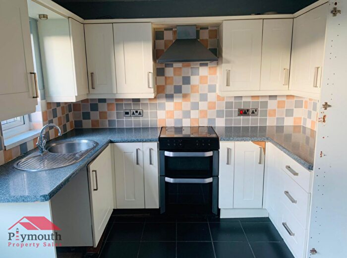 3 Bedroom End Of Terrace House For Sale In Long Terrace Close, Plymouth, PL7