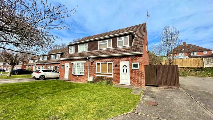 3 Bedroom Semi-Detached House To Rent In Colliers Way, Reading, Berkshire, RG30