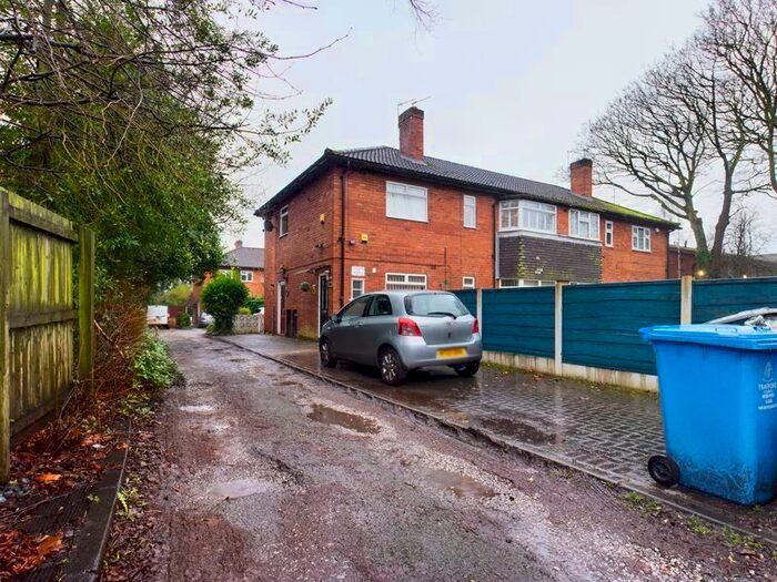 2 Bedroom Flat To Rent In Stretford Road, Urmston, Manchester M41