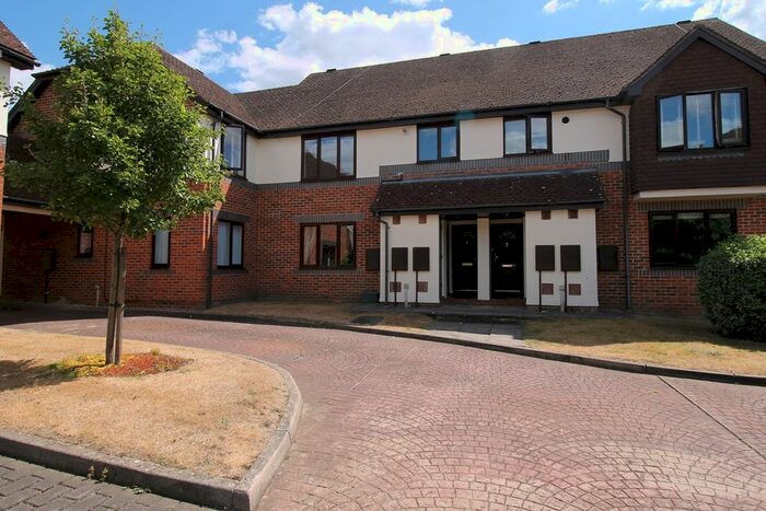 2 Bedroom Flat To Rent In Oldfield View, Hartley Wintney, Hook, RG27