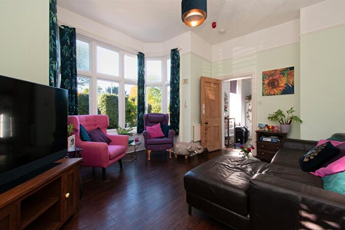 1 Bedroom Flat For Sale In Amherst Gardens, Hastings, TN34