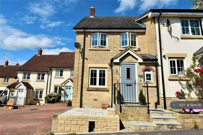3 Bedroom End Of Terrace House To Rent In Hillside Drive, Frome, BA11