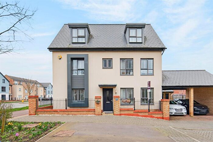 5 Bedroom Detached House For Sale In Friesland Avenue, Whitehouse, Milton Keynes, MK8