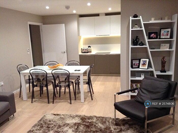 2 Bedroom Flat To Rent In Balham Hill, London, SW12