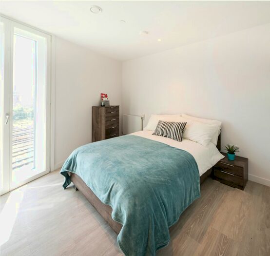 2 Bedroom Flat To Rent In Pressing Lane, Hayes, UB3