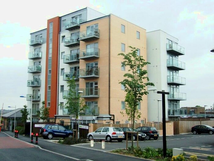 1 Bedroom Flat To Rent In Queen Mary Avenue, London, E18