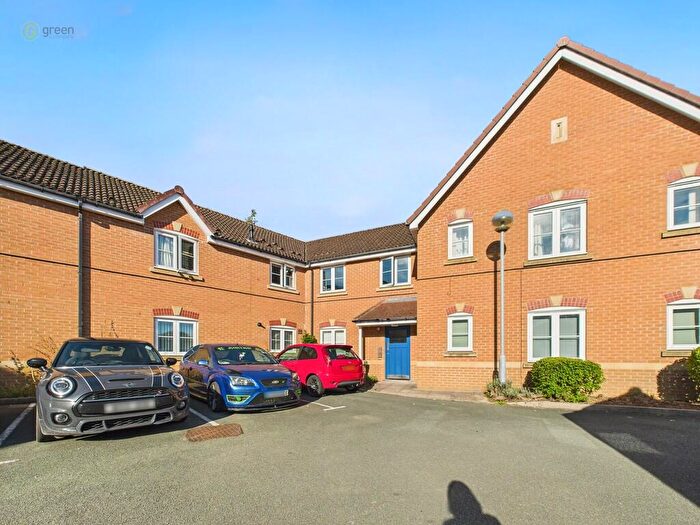 2 Bedroom Maisonette For Sale In Field Farm Road, Tamworth, B77