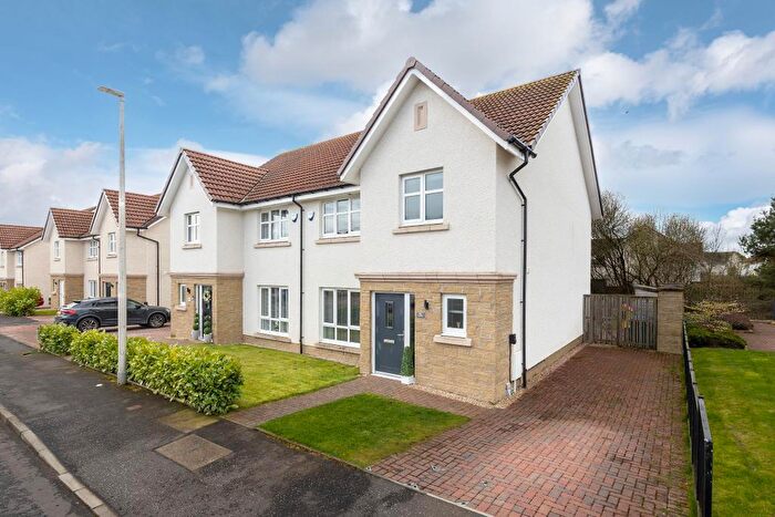 3 Bedroom Semi Detached House For Sale In Ferniesyde Court, Kinnaird, FK2