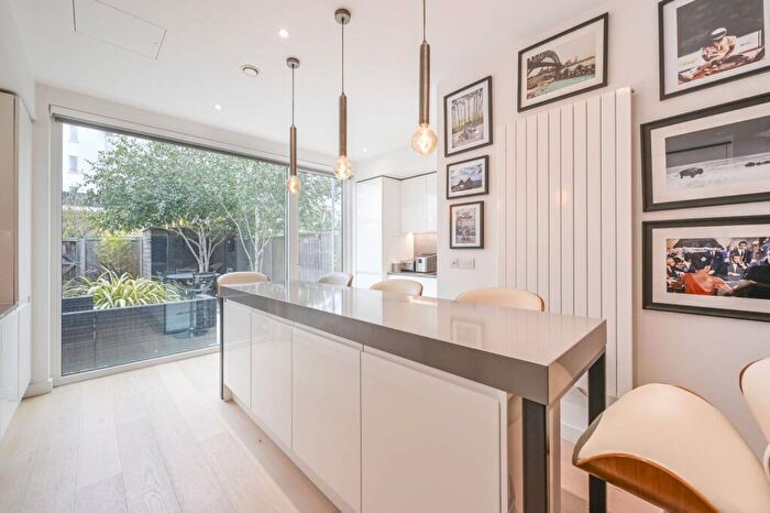 3 Bedroom End Of Terrace House For Sale In Starboard Way, Royal Docks, London, E16