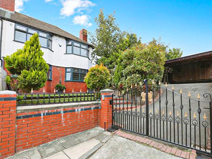 3 Bedroom Semi Detached House For Sale In Felltor Close, Liverpool, L25