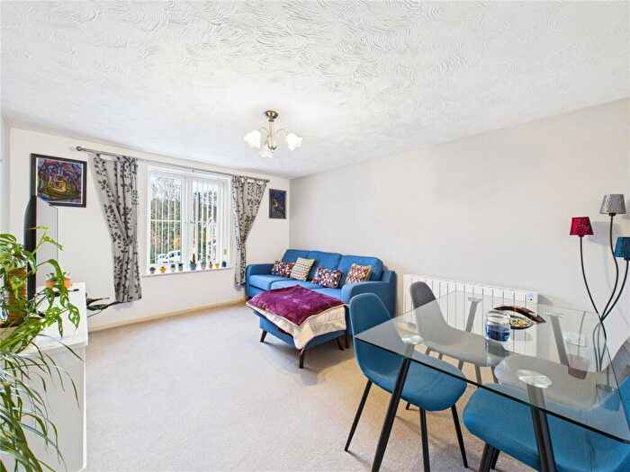 2 Bedroom Apartment For Sale In Cousins Mews, Bristol, BS4