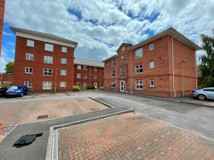 2 Bedroom Apartment To Rent In Thornycroft Close, Newbury, RG14