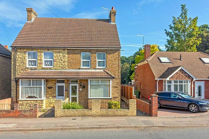 3 Bedroom Semi-Detached House To Rent In Key Street, Kent, ME10