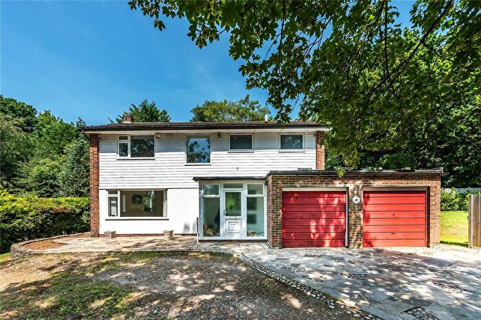 4 Bedroom Detached House For Sale In Old Pottery Close, Reigate, Surrey, RH2