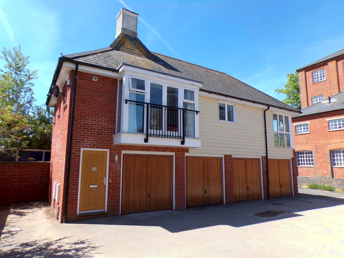 2 Bedroom Apartment To Rent In Romsey, SO51