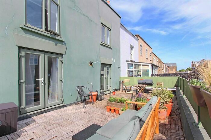 1 Bedroom Flat To Rent In Choumert Road, London, SE15