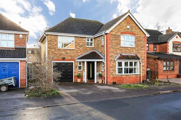 4 Bedroom Detached House For Sale In Moore Close, Cambridge, CB4