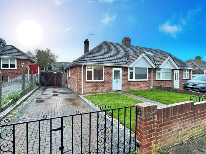 2 Bedroom Bungalow To Rent In Hawes Avenue, Ramsgate, Kent, CT11