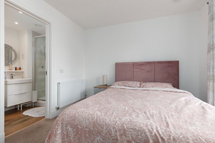 2 Bedroom Flat For Sale In (Flat ) Poppy Cruik, Cammo, Edinburgh, EH4