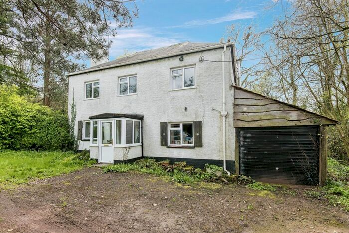 3 Bedroom Detached House For Sale In Perkins Village, Exeter, EX5