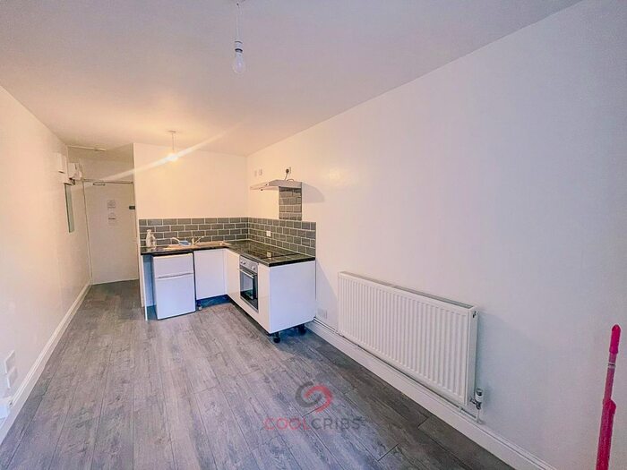 Studio To Rent In Kember Street, London, N1