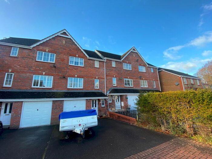 4 Bedroom Property To Rent In Bronze Close, Beggarwood, Basingstoke RG22