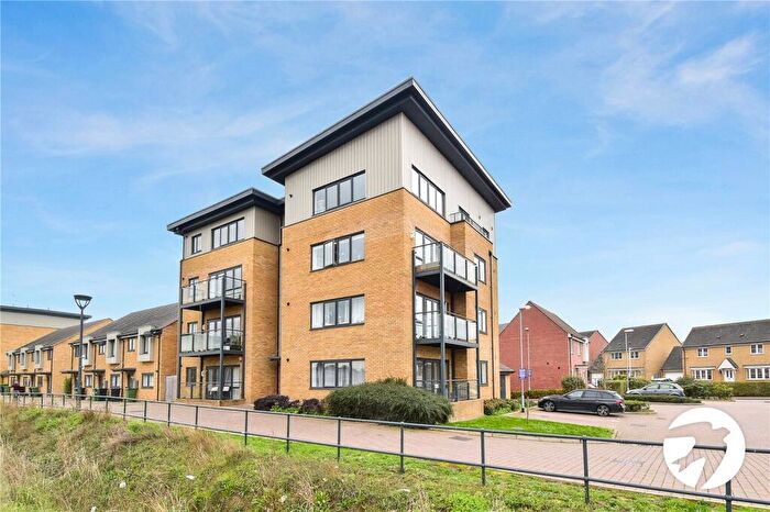 2 Bedroom Flat For Sale In Riverside Wharf, Dartford, Kent, DA1