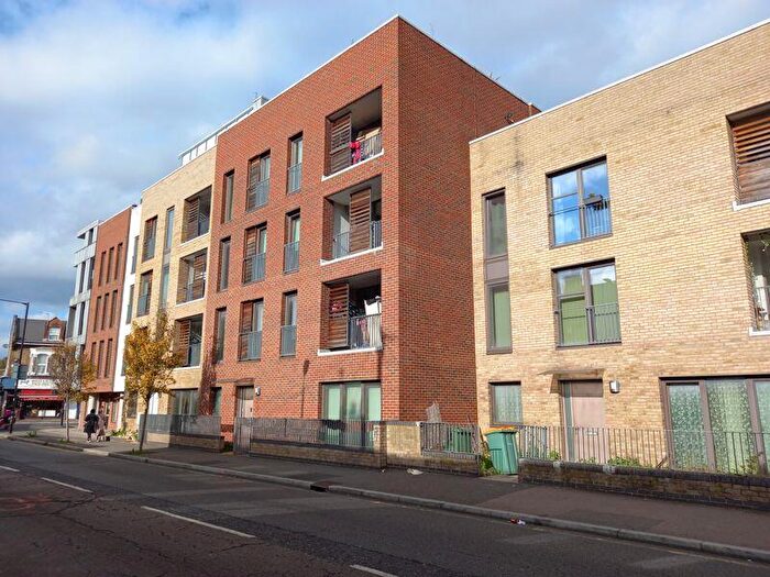 1 Bedroom Apartment To Rent In Oberon Court, East Ham, E6