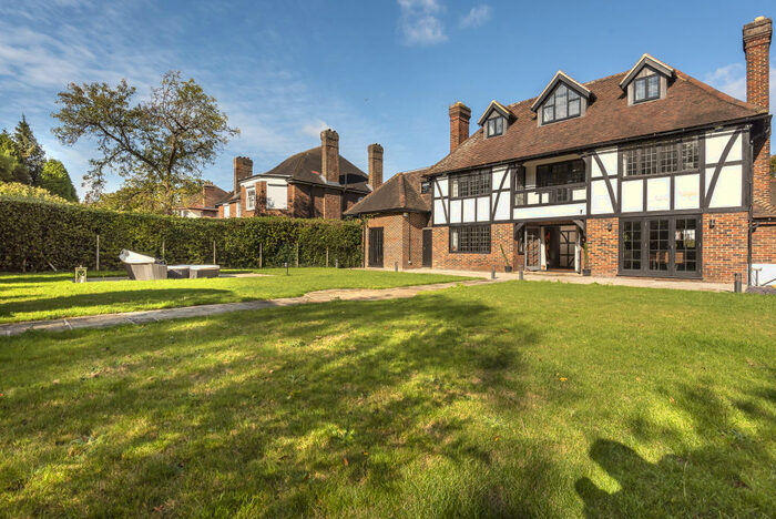 7 Bedroom Detached House To Rent In North Park, Eltham, SE9