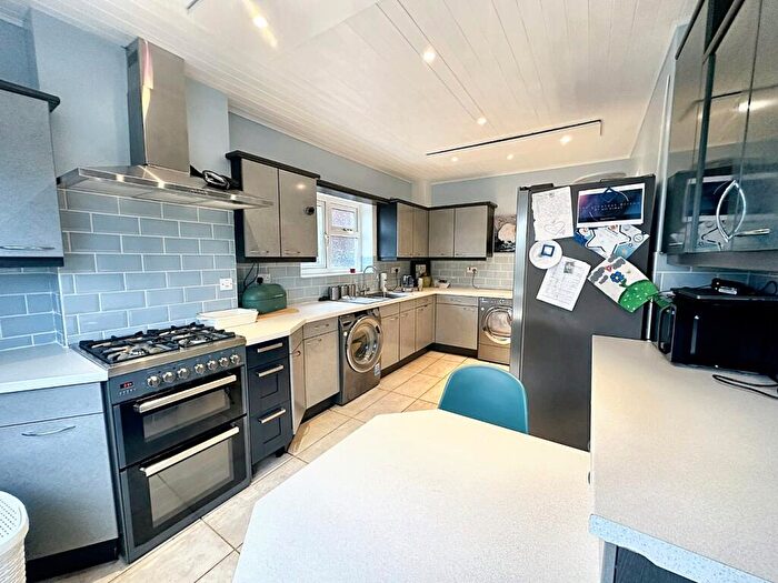 5 Bedroom Detached House For Sale In Queen Street, Weedon, ., NN7