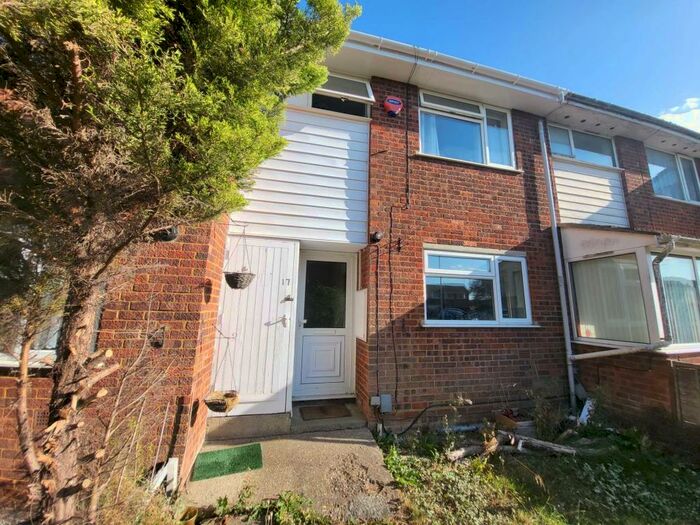 3 Bedroom Terraced House To Rent In Rosedale Close, Sundon Park, LU3