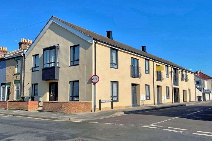 8 Bedroom Terraced House For Sale In Battenburg Road/ Queens Road, Gosport, PO12