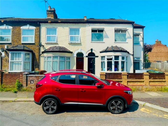 2 Bedroom House To Rent In Oakfield Road, Walthamstow, London, E17