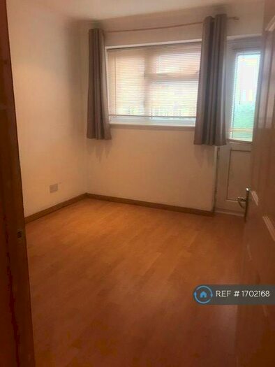 1 Bedroom Flat To Rent In Butts Road, Southampton, SO19
